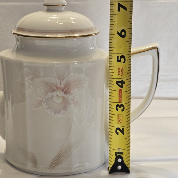 "Imperial Blossom" teapot by Noritake. - Picture 15 of 16